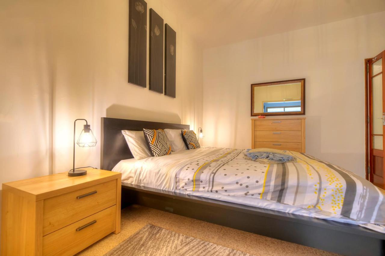 Enormous 3bedrooms Seafront With Balcony Pdeh1-1 Apartament Sliema