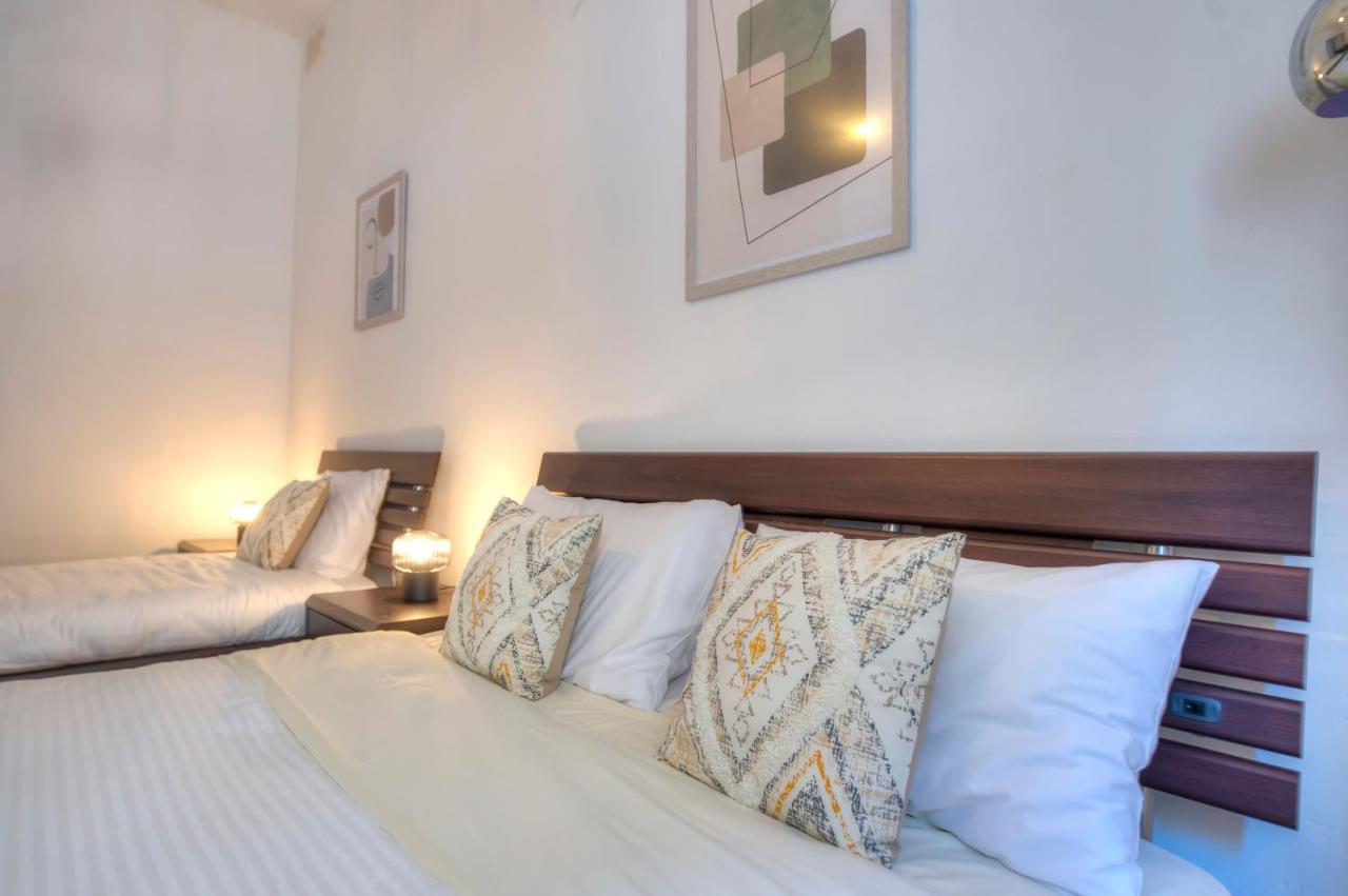 Enormous 3bedrooms Seafront With Balcony Pdeh1-1 * Sliema