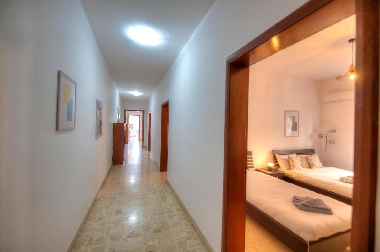Enormous 3bedrooms Seafront With Balcony Pdeh1-1 Appartement