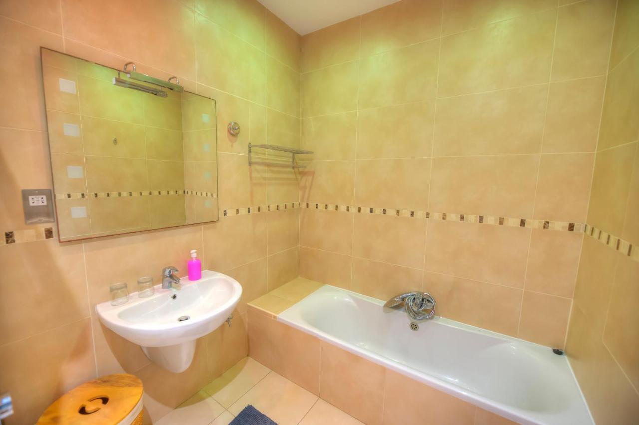 Enormous 3bedrooms Seafront With Balcony Pdeh1-1