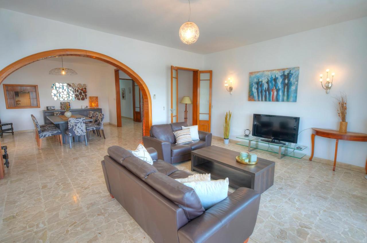 Enormous 3bedrooms Seafront With Balcony Pdeh1-1 Appartement *